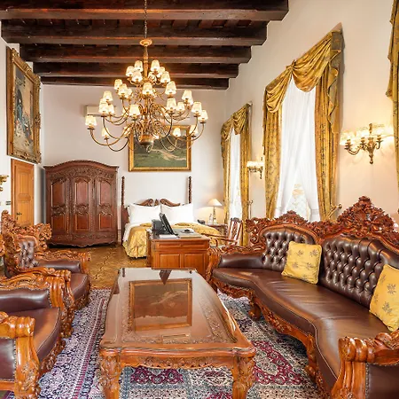 U By Bhg Hotel Praha