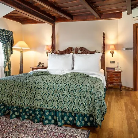 U By Bhg Hotel Prague